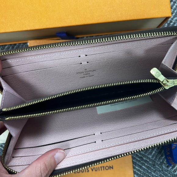 LOUIS VUITTON DAMIER EBENE CLEMENCE WALLET ZIP AROUND LONG - Picture 13 of 15